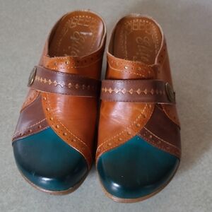 Elite By Corky's Size 6 Pop Tart Leather Clogs